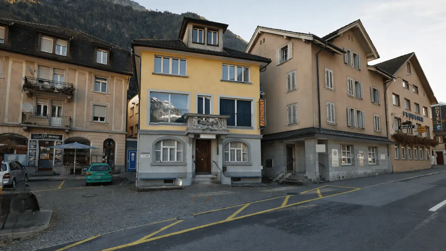 Mischgenutztes Gebäude kaufen - 6472 Erstfeld