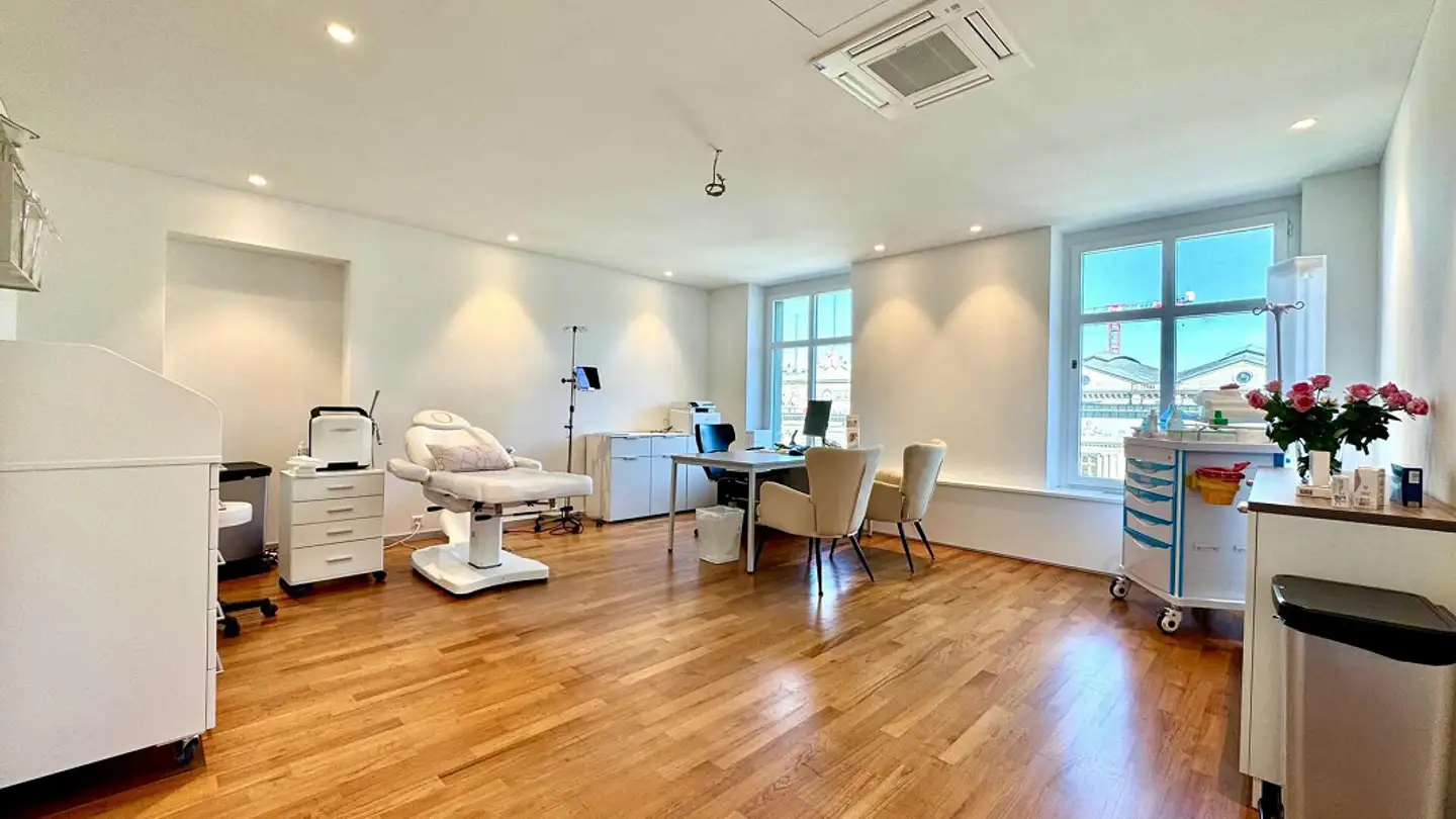 Medical practice for rent - Bahnhofplatz 5, 8001 Zürich