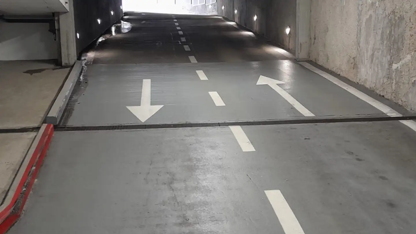 Parcheggio sotterraneo in affitto - Rue Du Temple 6-8, 1180 Rolle - Photo 4