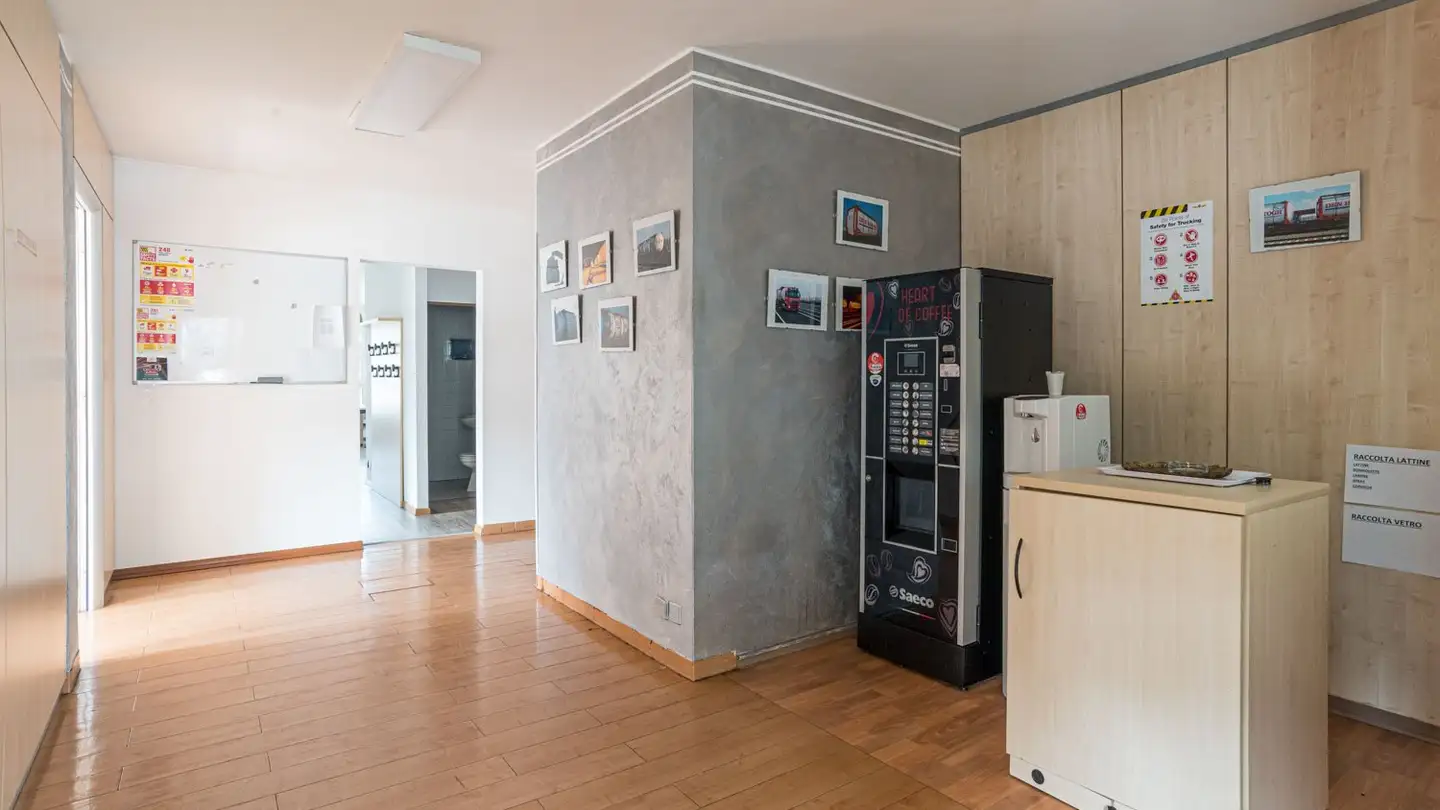 Spazio ufficio in affitto - Via Maestri Comacini, 6830 Chiasso - Photo 3