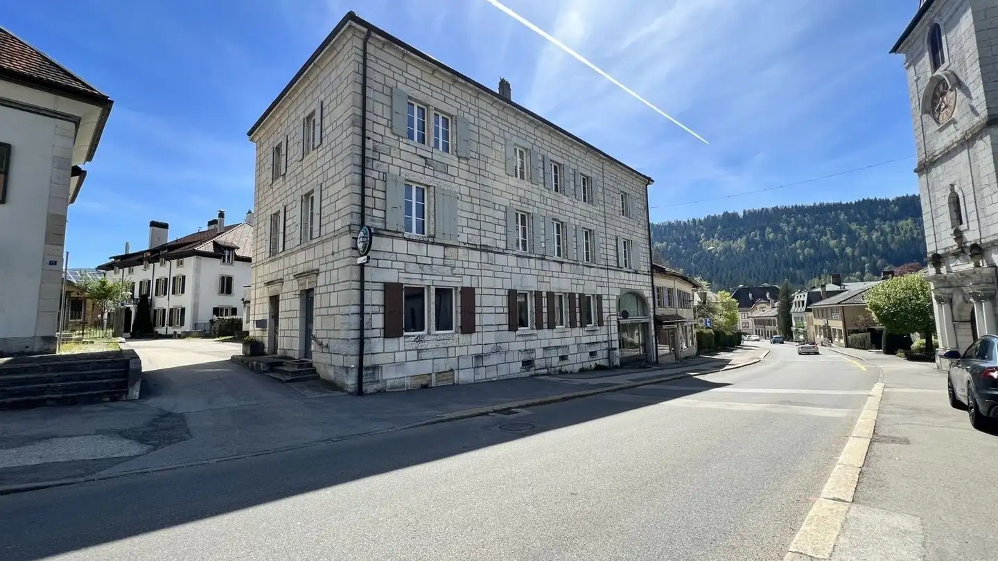 Mehrfamilienhaus kaufen - 2108 Couvet