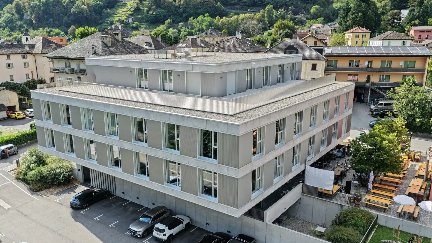 Office space for rent - Via Cantonale 109, 6537 Grono