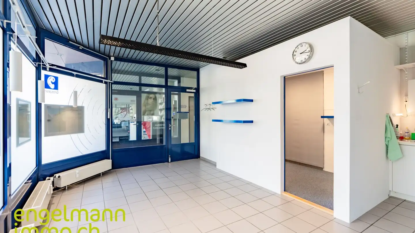 Shop for rent - Rue Centrale 1, 2740 Moutier - Photo 2