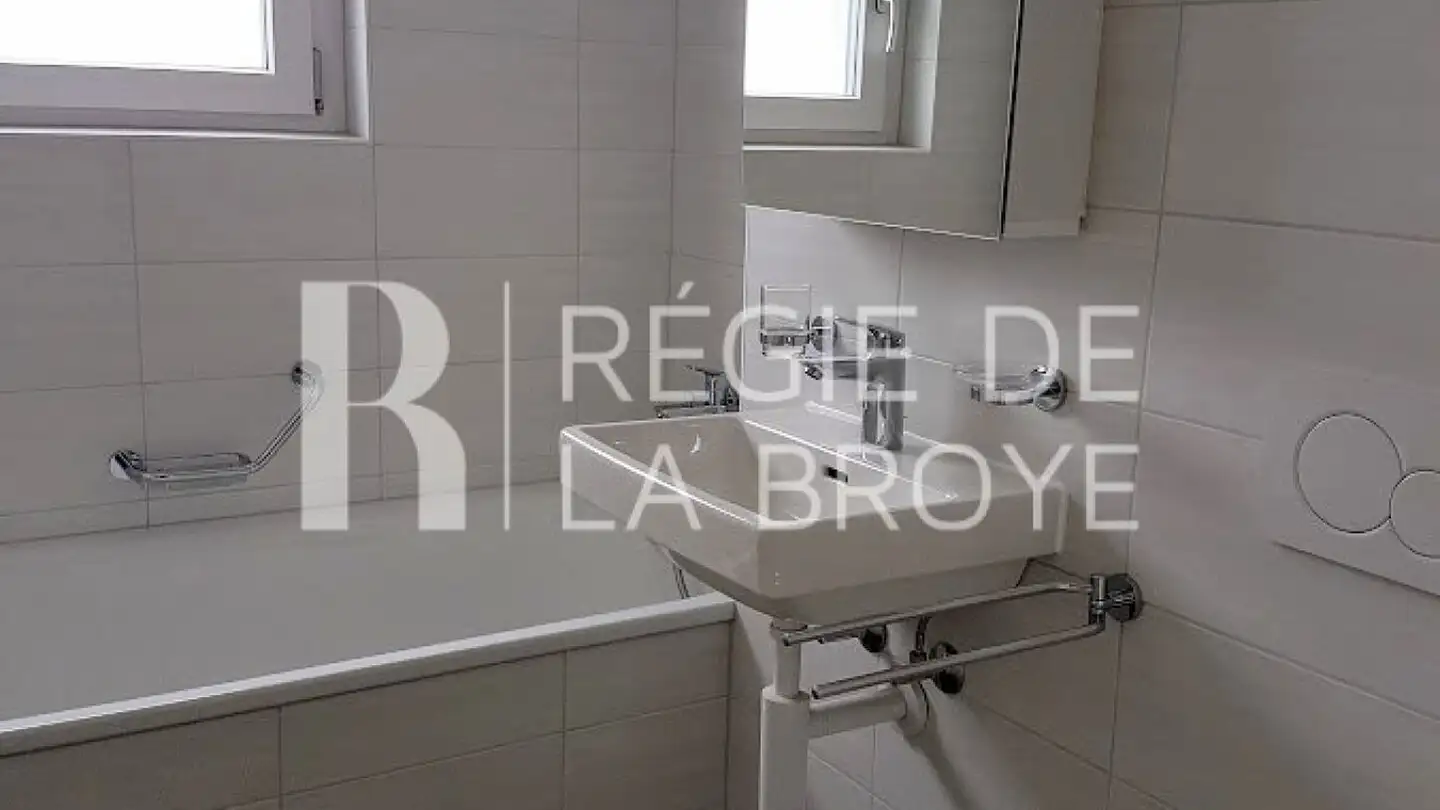 Apartment for rent - Route Bas-Des-Esserts, 1774 Cousset - Photo 4