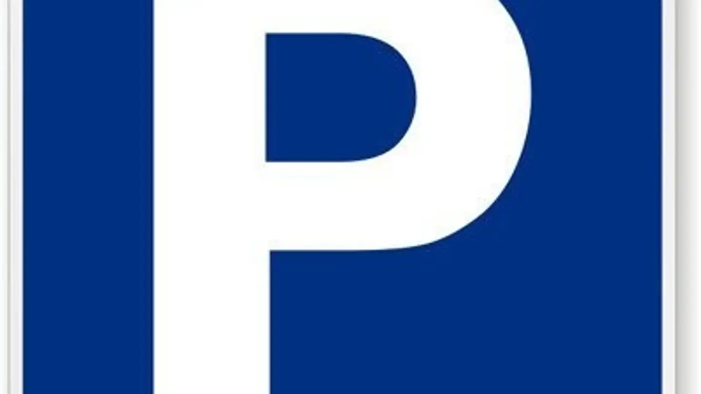 Outdoor parking space for rent - 6535 Roveredo GR