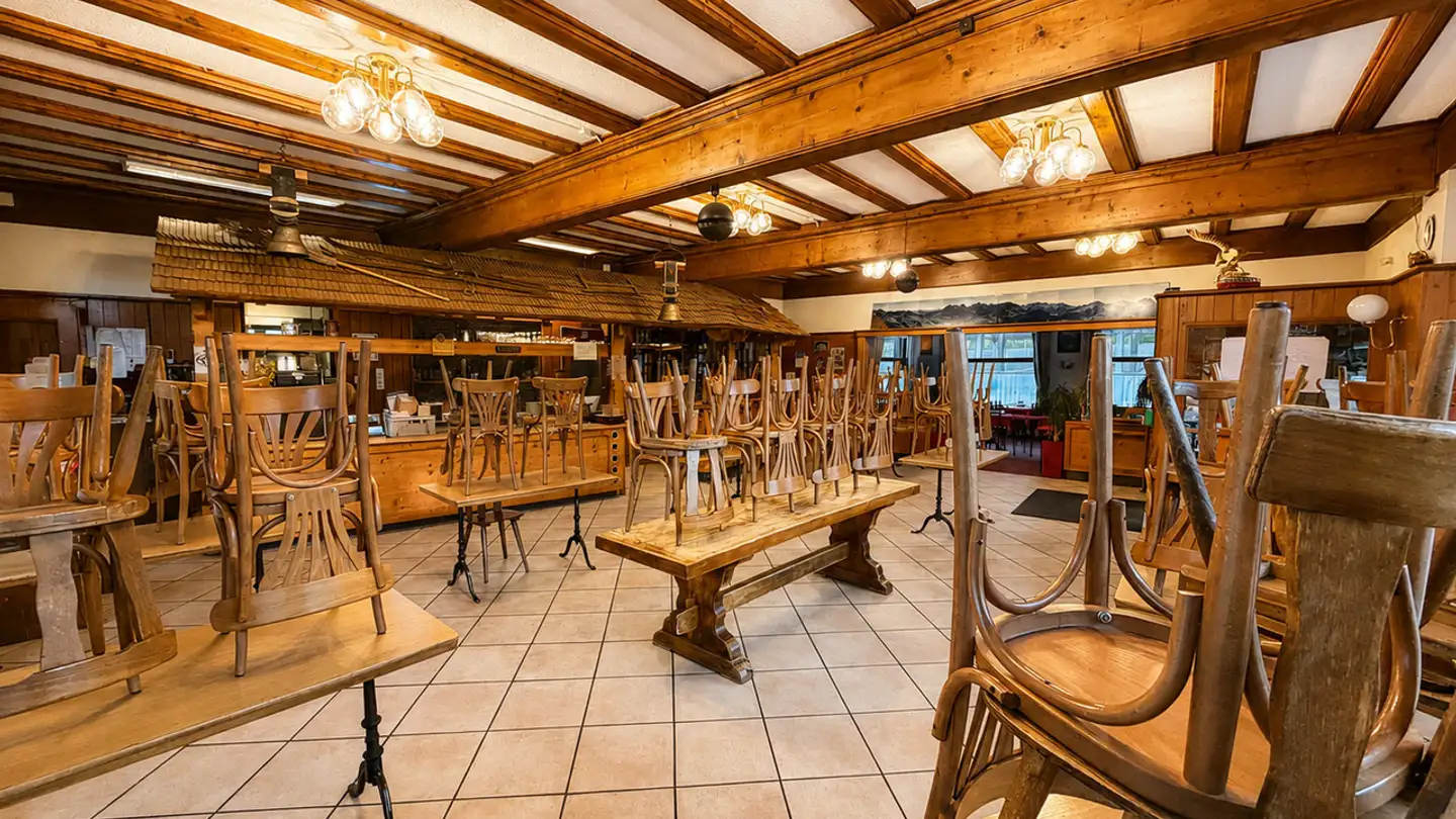 Hotel for sale - Route De La Gare 8, 1660 Château-d'Oex - Photo 3