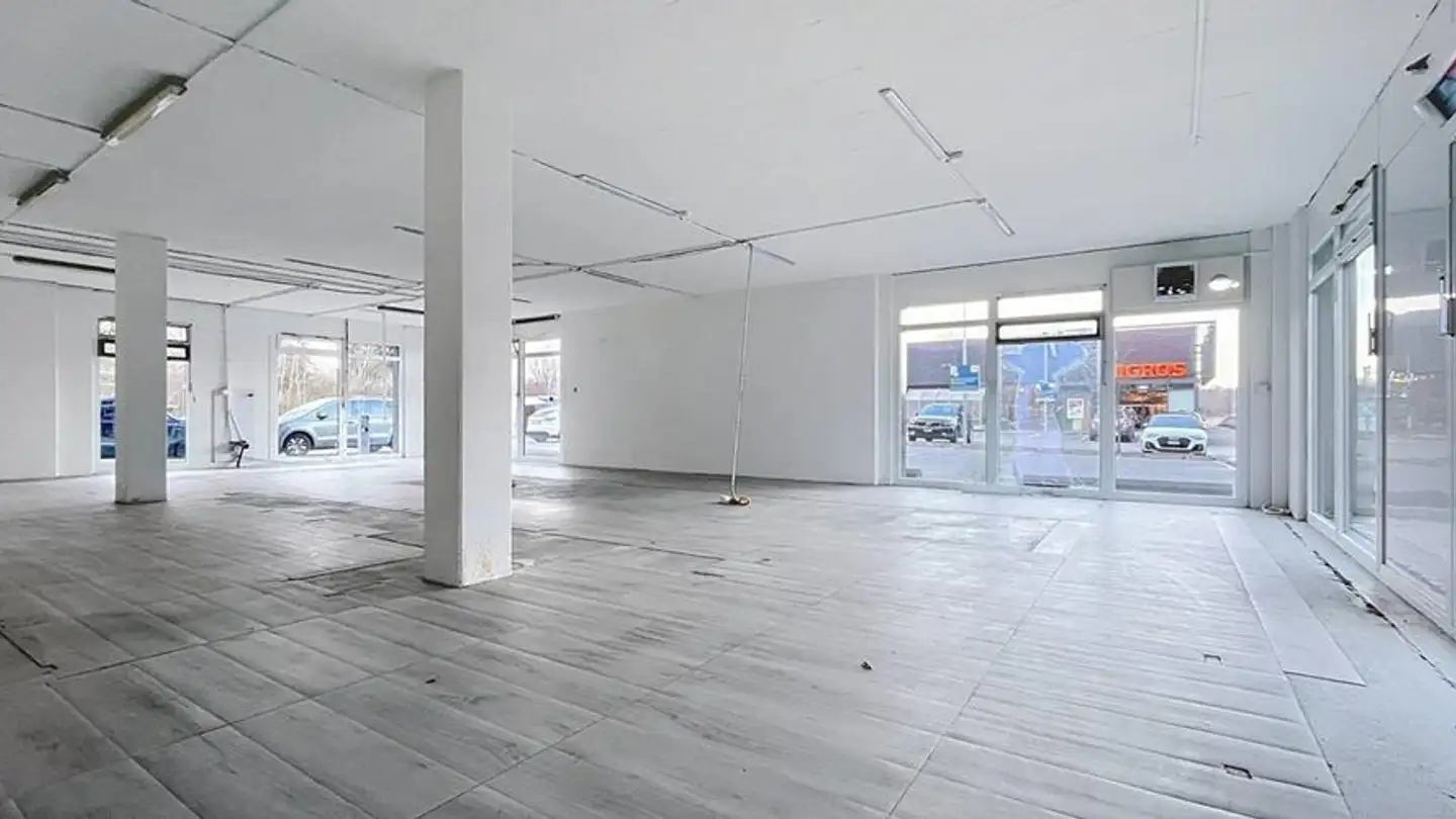 Magasin à louer - Route Du Simplon 21, 1845 Noville