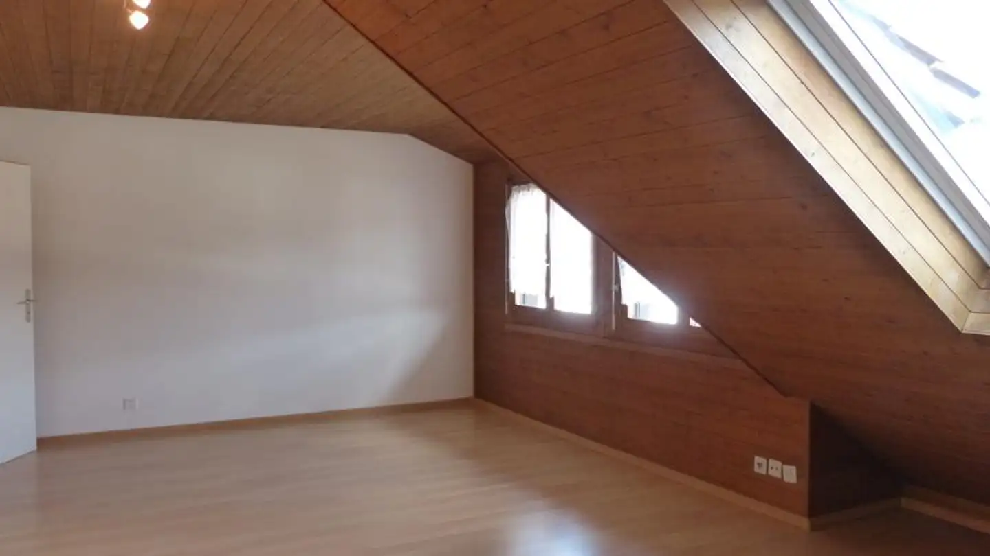 Dachgeschosswohnung mieten - Hauptstrasse 71, 4147 Aesch BL - Foto 2