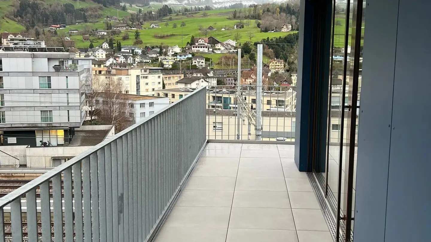 Stepped apartment for rent - Gütschweg 1, 6410 Goldau - Photo 3