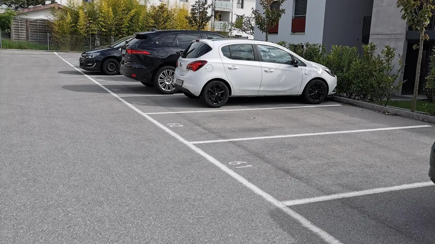 Parcheggio esterno in affitto - 1462 Yvonand