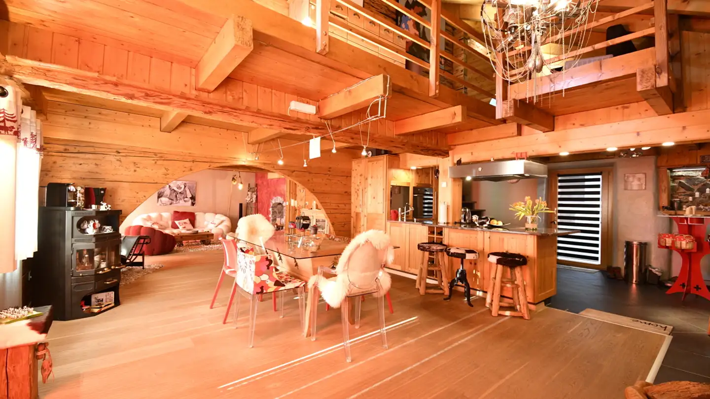 Single house for sale - 1976 Aven