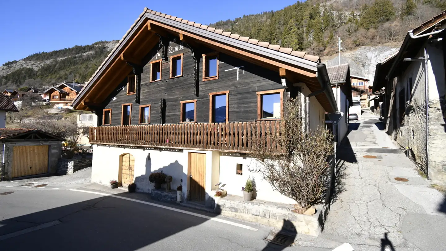 Single house for sale - 1976 Aven - Photo 2