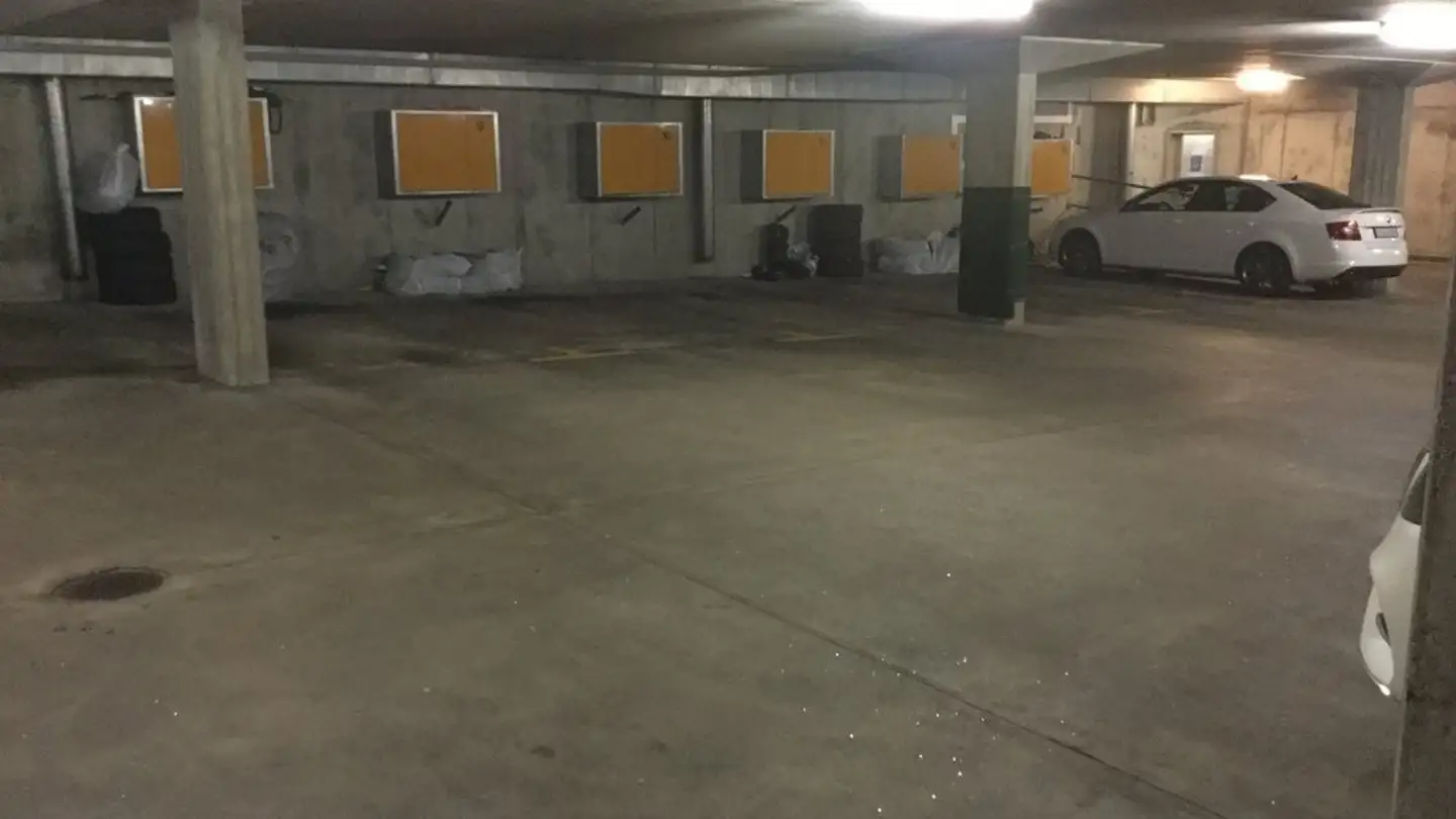 Parkplatz im Freien mieten - Badenerstrasse 109, 8952 Schlieren