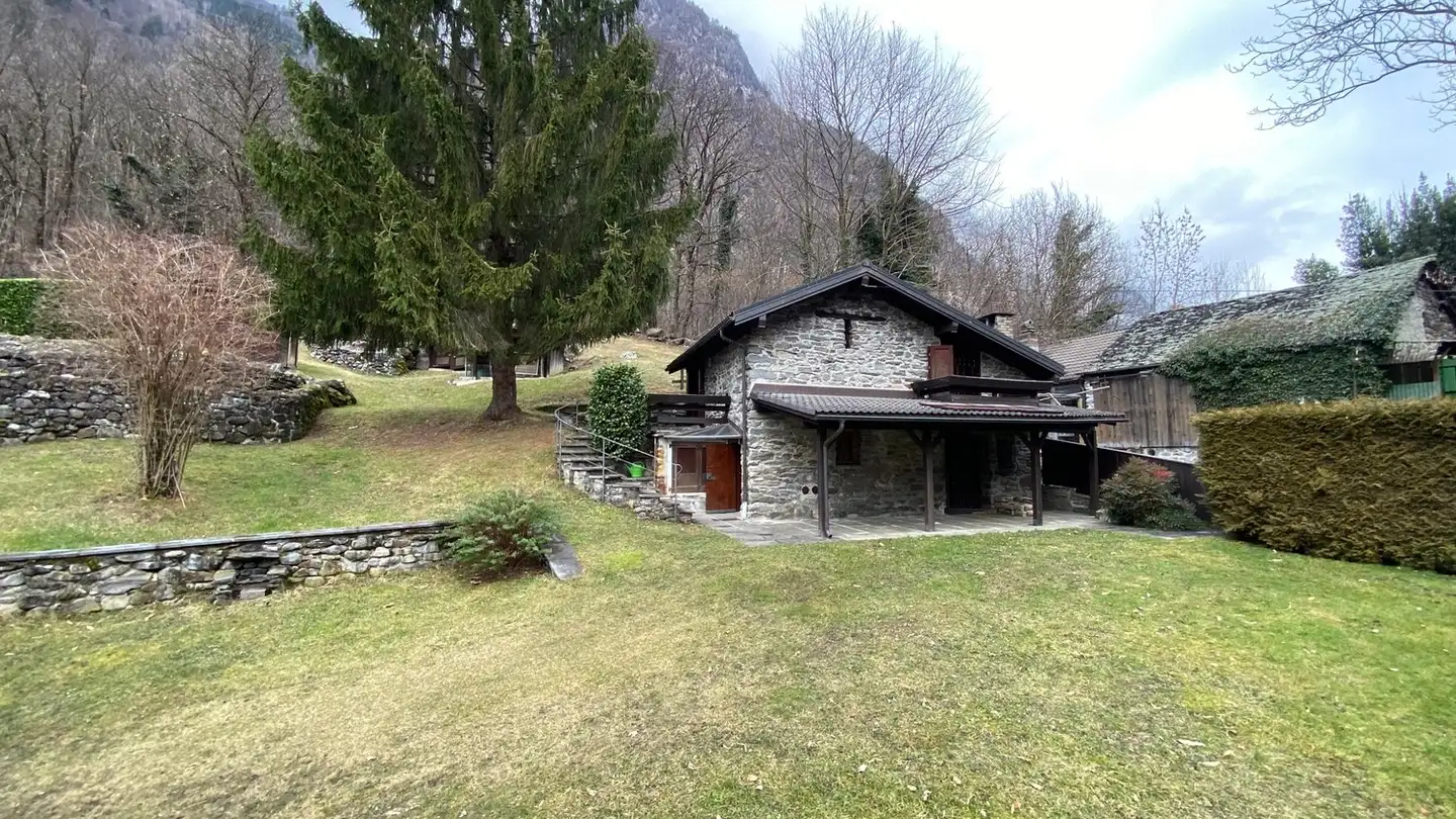 Single house for rent - 6537 Grono