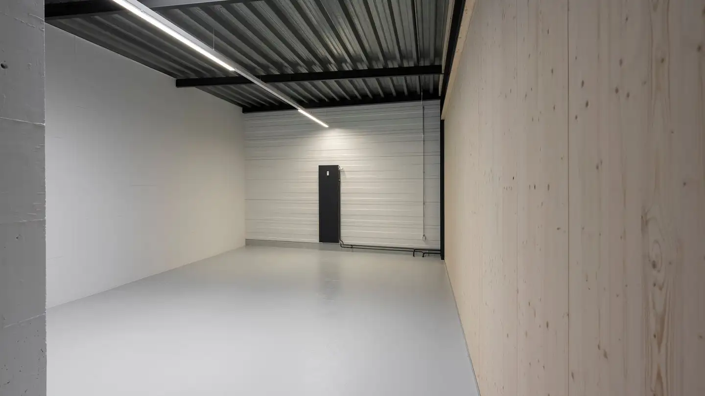 Espace de stockage à vendre - Bruggacherstrasse 16, 8117 Fällanden