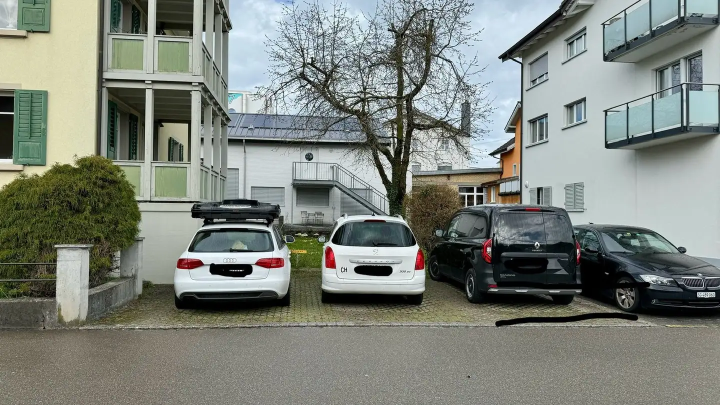 Place de parking extérieure à louer - Titlisstrasse 11, 9500 Wil SG - Photo 3