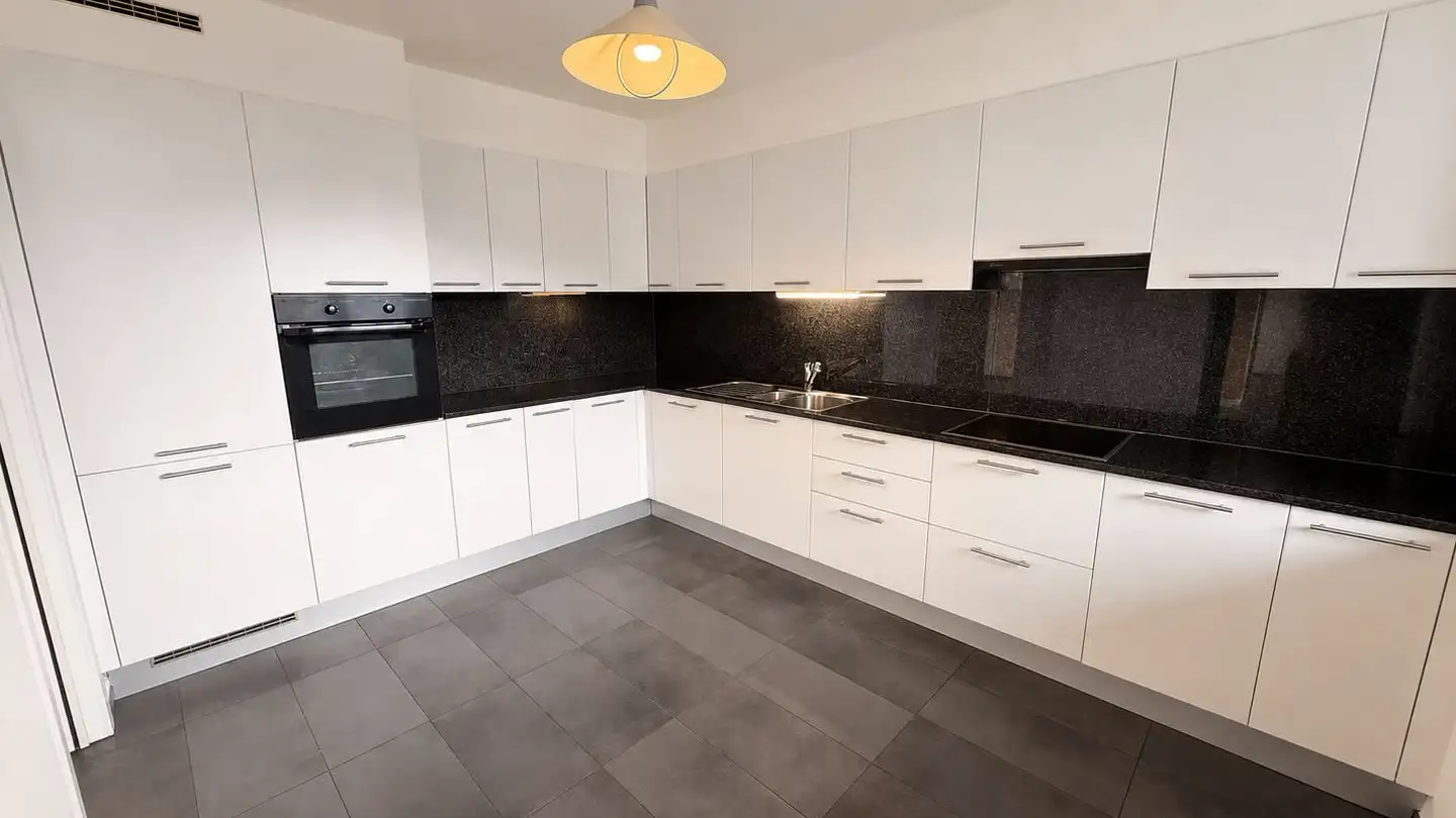 Apartment for rent - 6600 Locarno - Photo 4