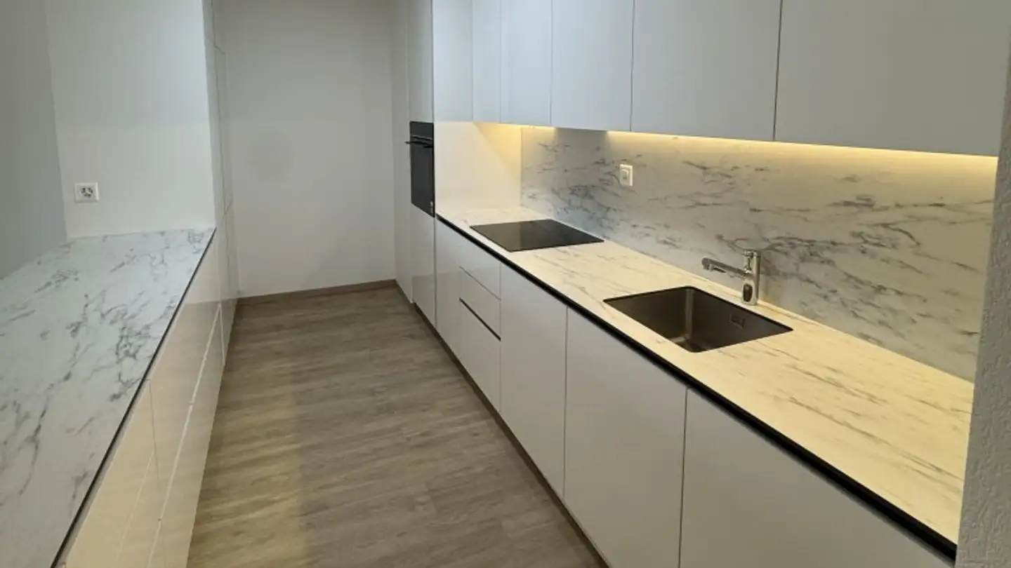 Appartement à louer - Avenue De La Gare 24, 1870 Monthey - Photo 2