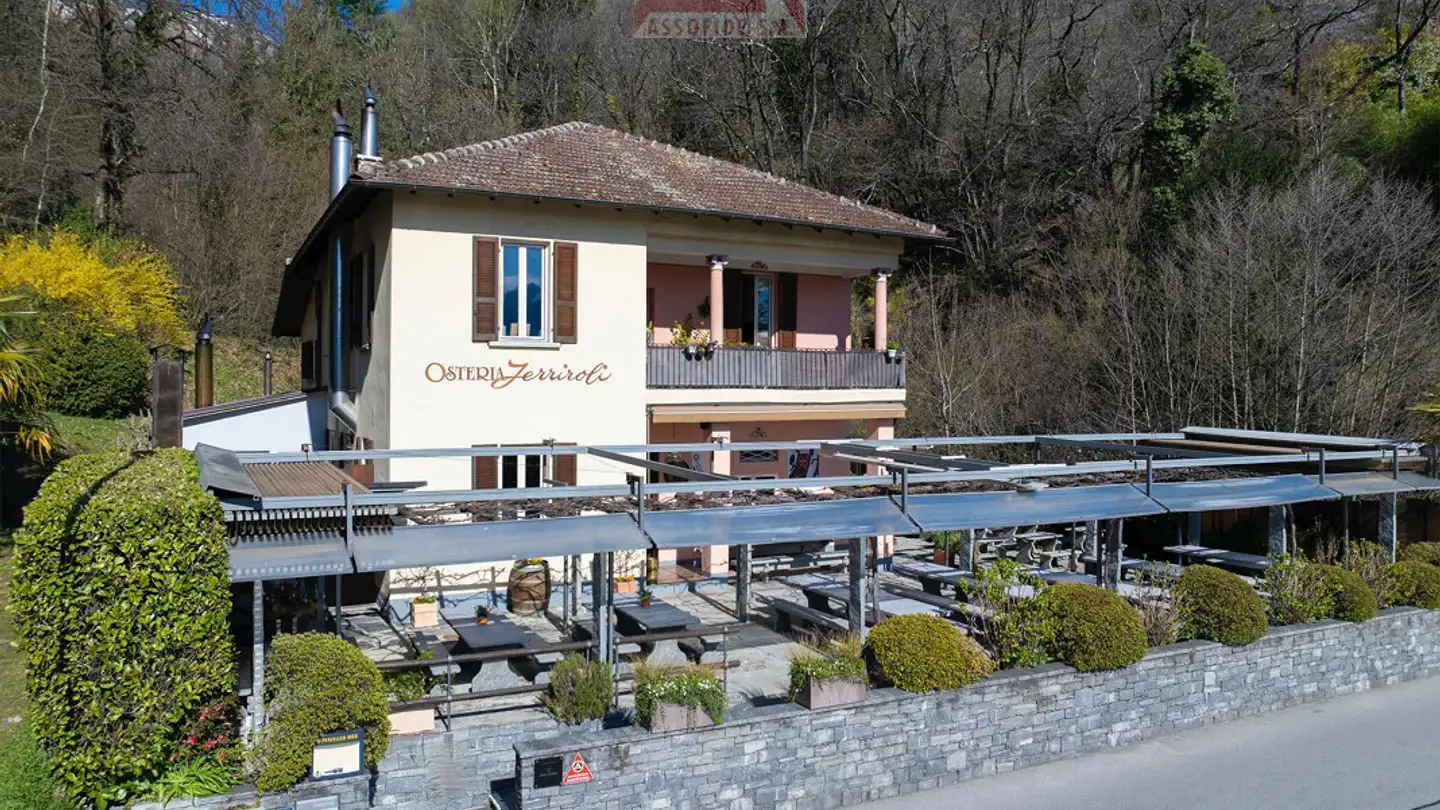 Mixed-use building for sale - Via Brione, 6648 Minusio