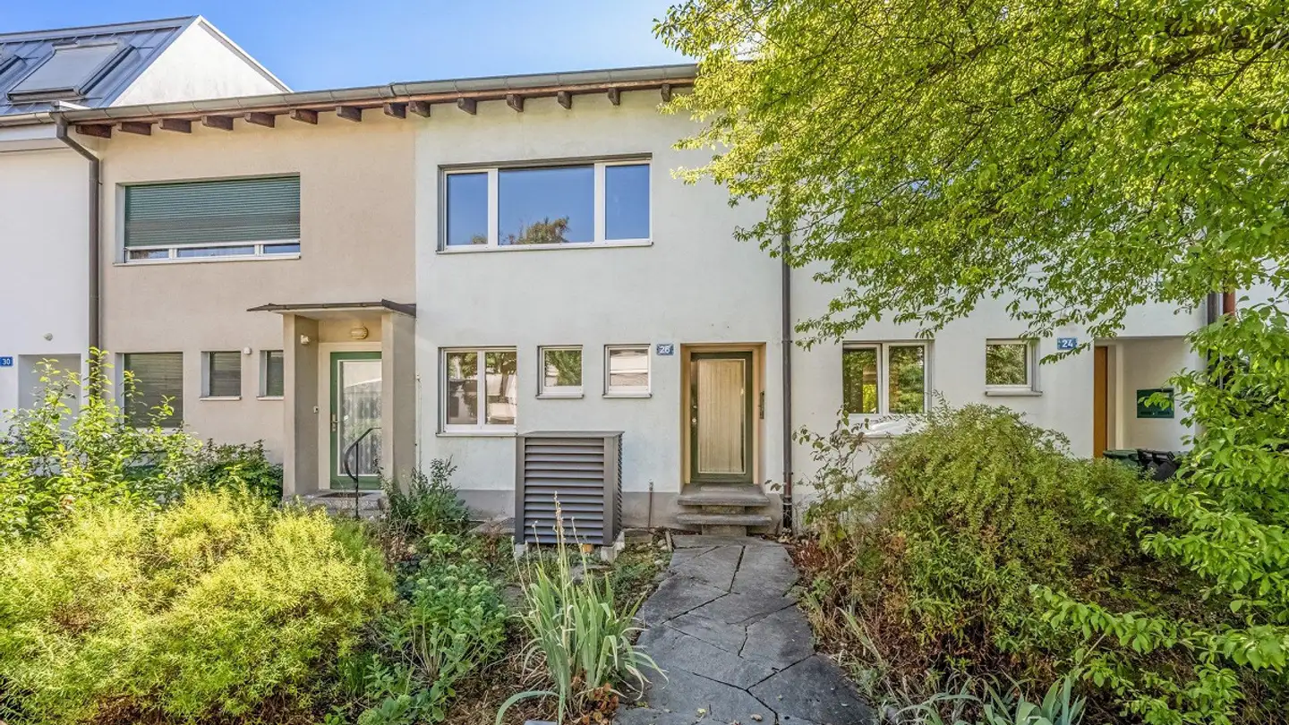 Stepped house for sale - 4125 Riehen