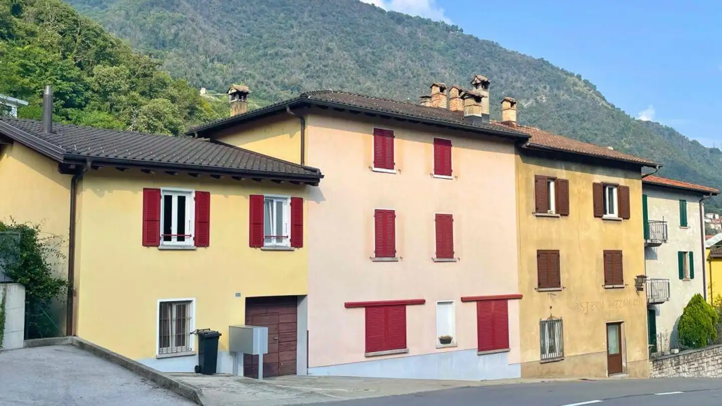 Edificio residenziale in vendita - Via Pizzamiglio, 6833 Vacallo