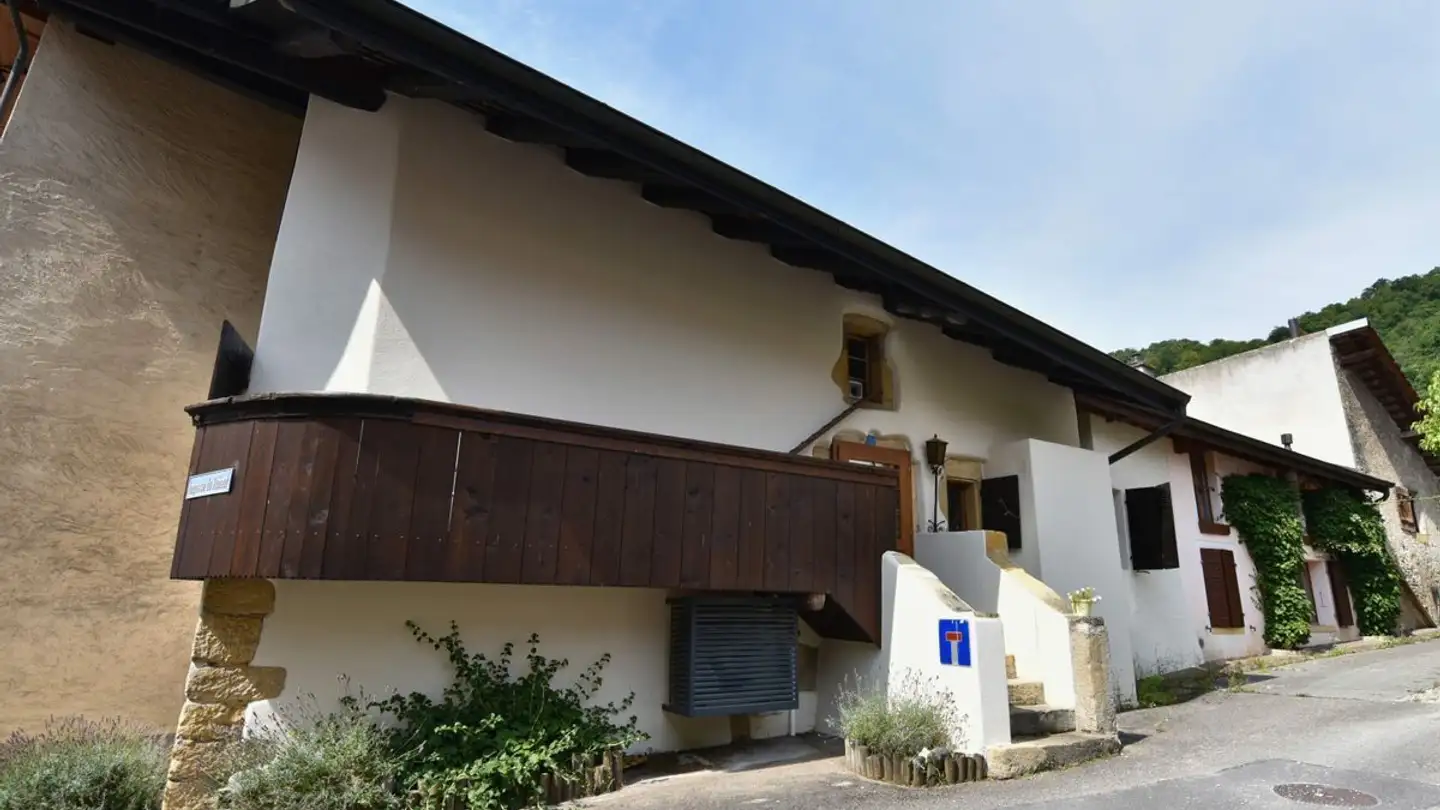 Casa singola in vendita - Route De Neuchâtel, 2088 Cressier NE