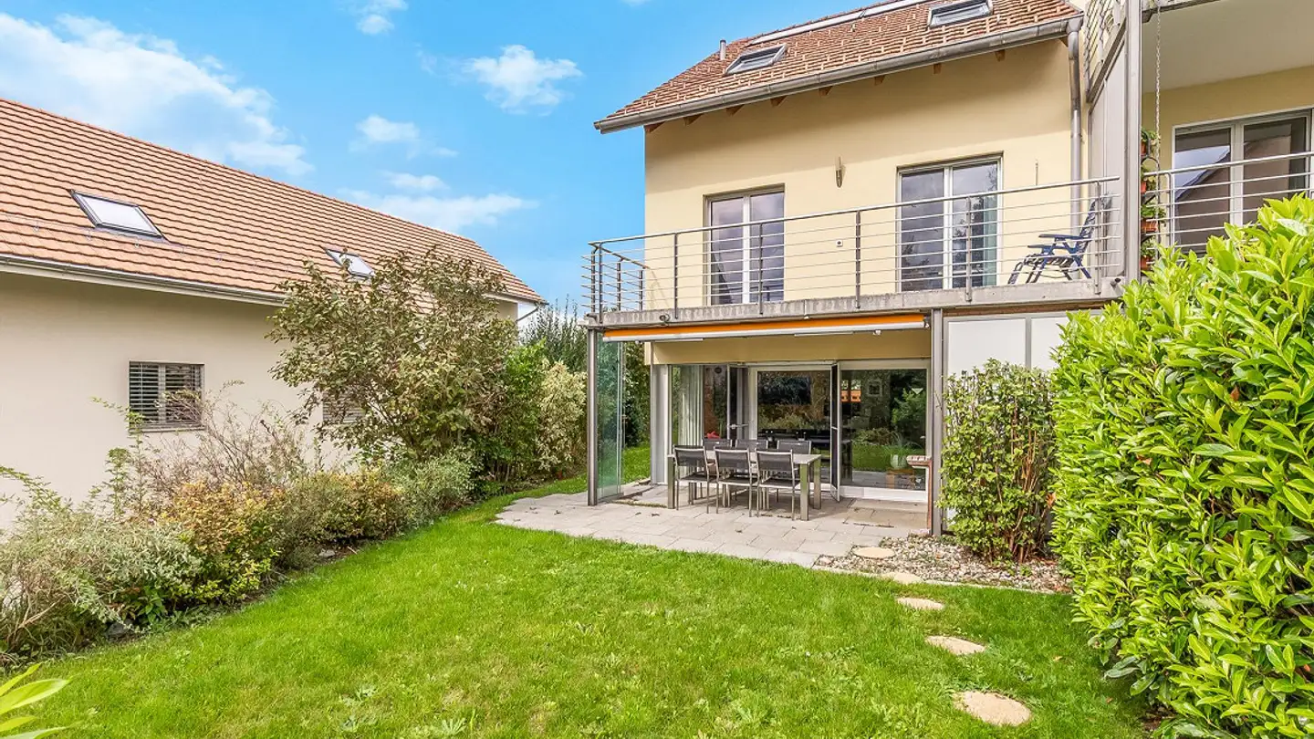 Stepped house for sale - 8308 Illnau