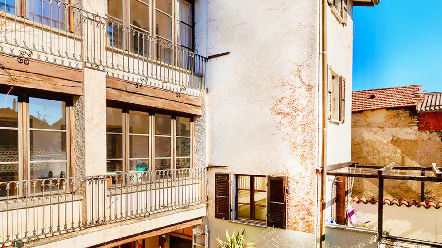 Casa singola in vendita - Piazza San Pietroburgo 5, 6999 Astano