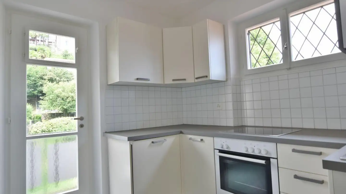 Appartement à louer - Via Dei Fiori 1, 6600 Muralto