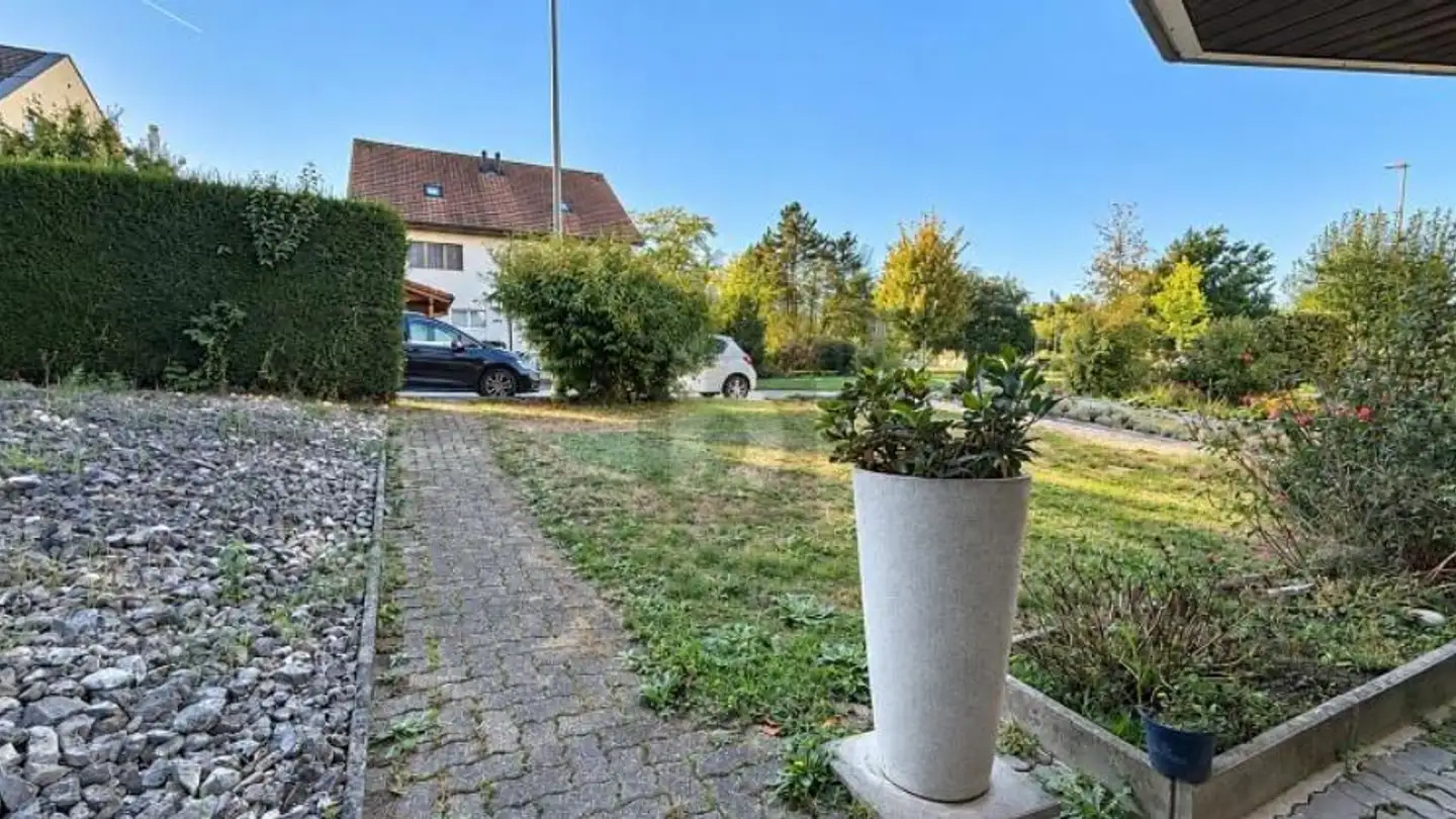 Row house for sale - 4106 Therwil