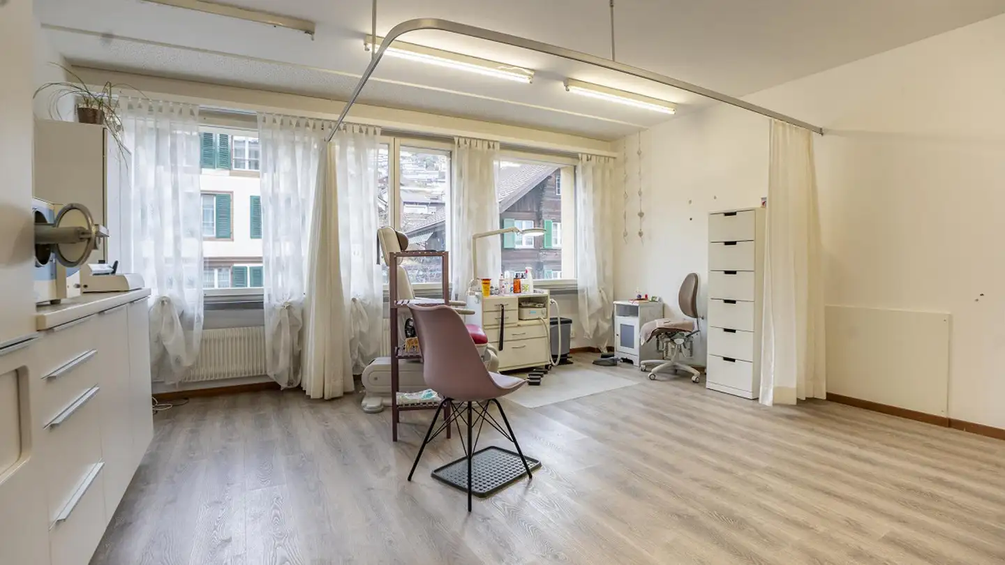Studio medico in affitto - Staatsstrasse 4, 3653 Oberhofen am Thunersee - Foto 2