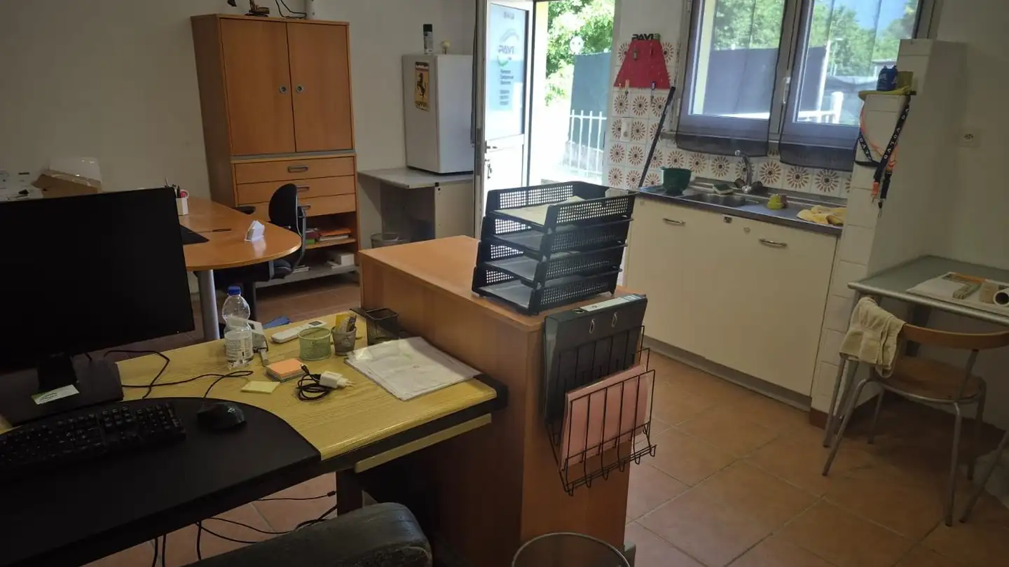 Commercial for rent - Via Golena 13, 6512 Giubiasco - Photo 3
