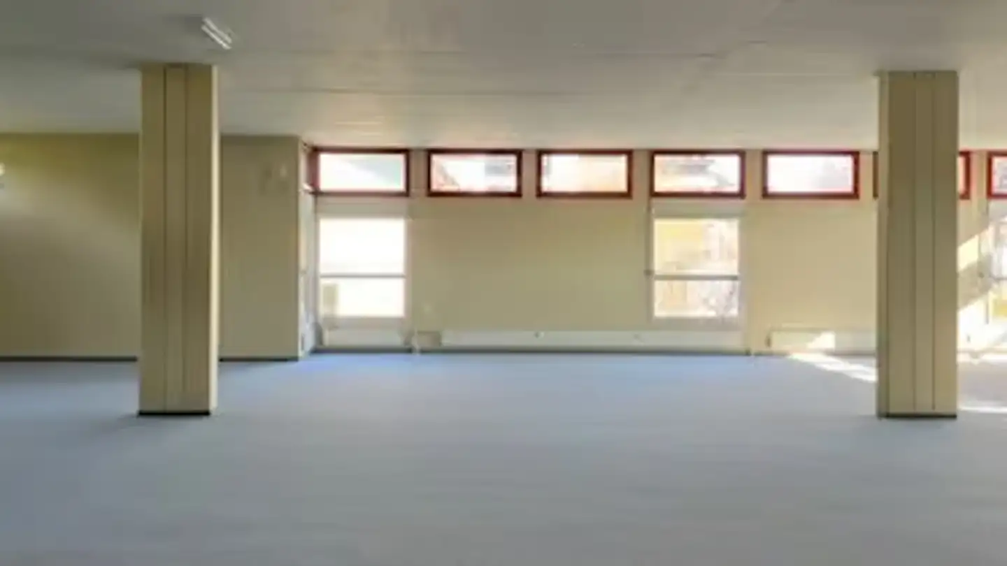 Gewerbe mieten - Kiesackerstrasse 10, 8304 Wallisellen