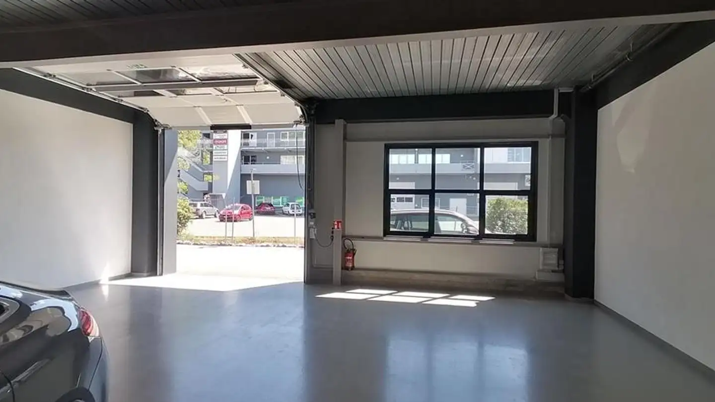 Mixed-use building for rent - 1852 Roche VD