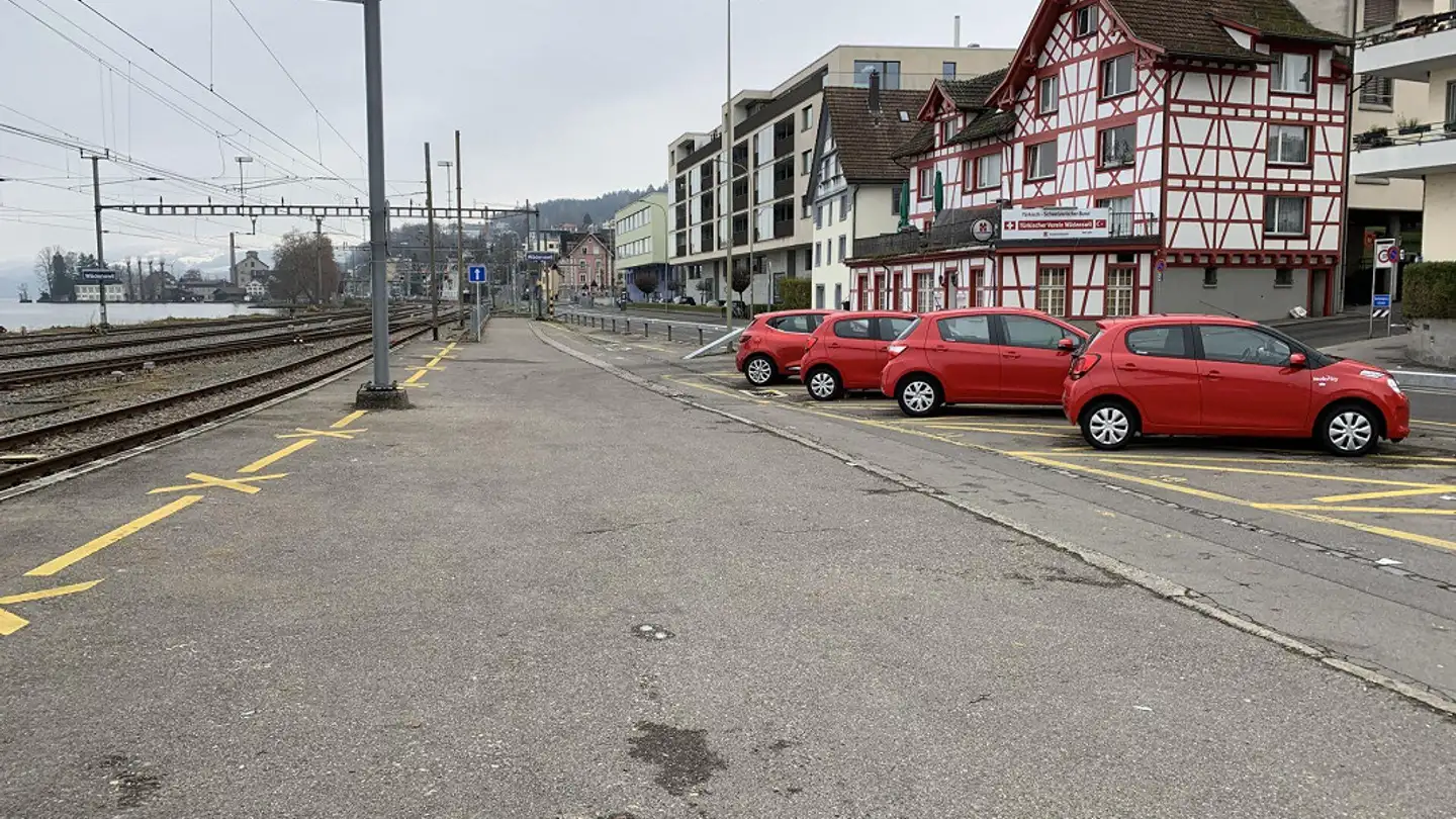 Place de parking extérieure à louer - Bahnhofstrasse 2, 8820 Wädenswil