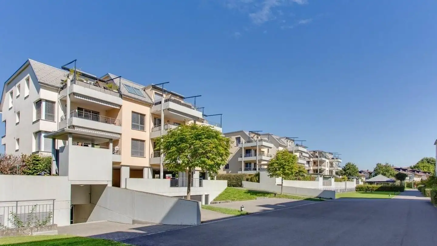 Parcheggio interno per moto in affitto - In Der Höh 48, 8604 Volketswil