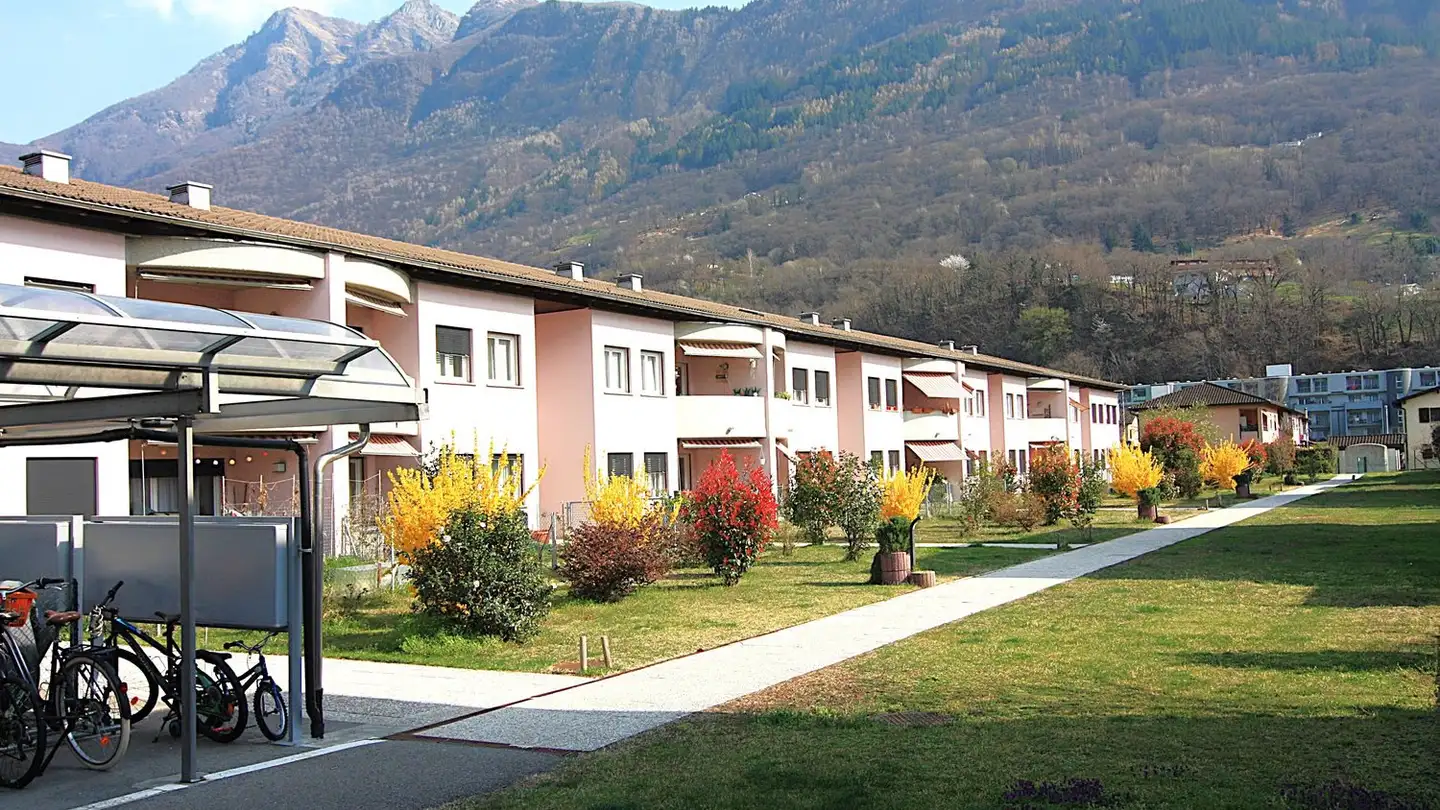 Mehrfamilienhaus kaufen - Via Dei Salici 6, 6592 S. Antonino