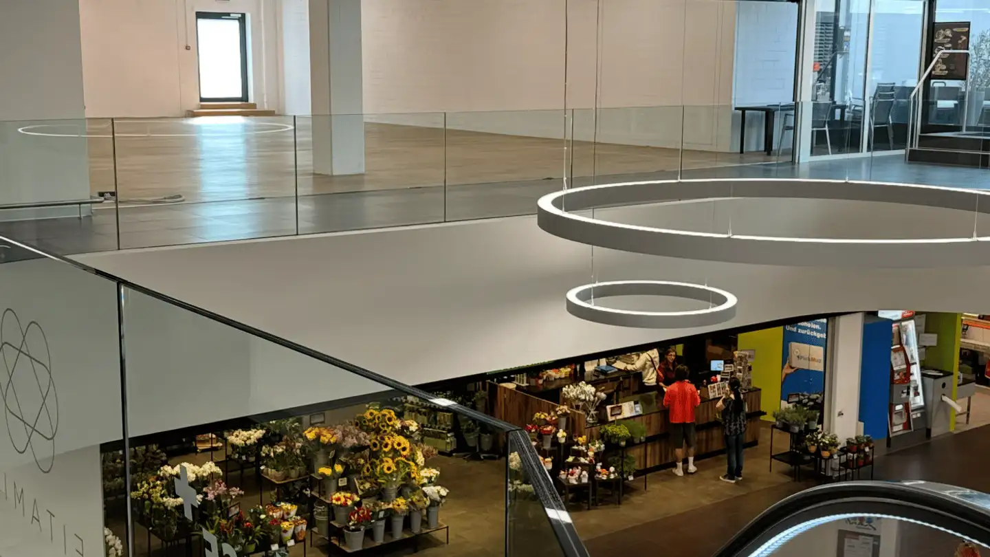 Negozio in affitto - Im Zentrum 18, 8604 Volketswil