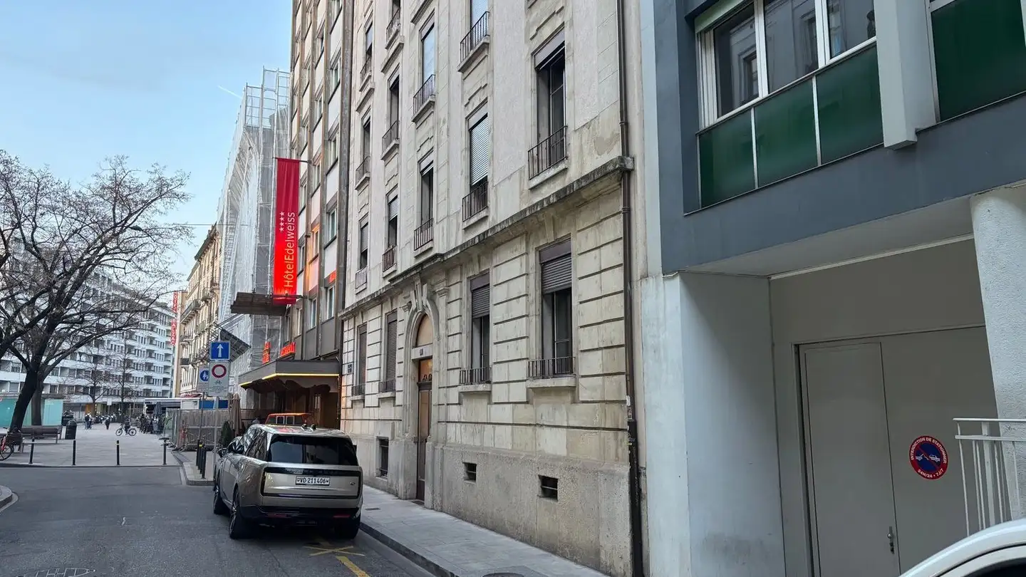 Place de parking souterraine à louer - Rue Abraham- Gevray 6, 1201 Genève