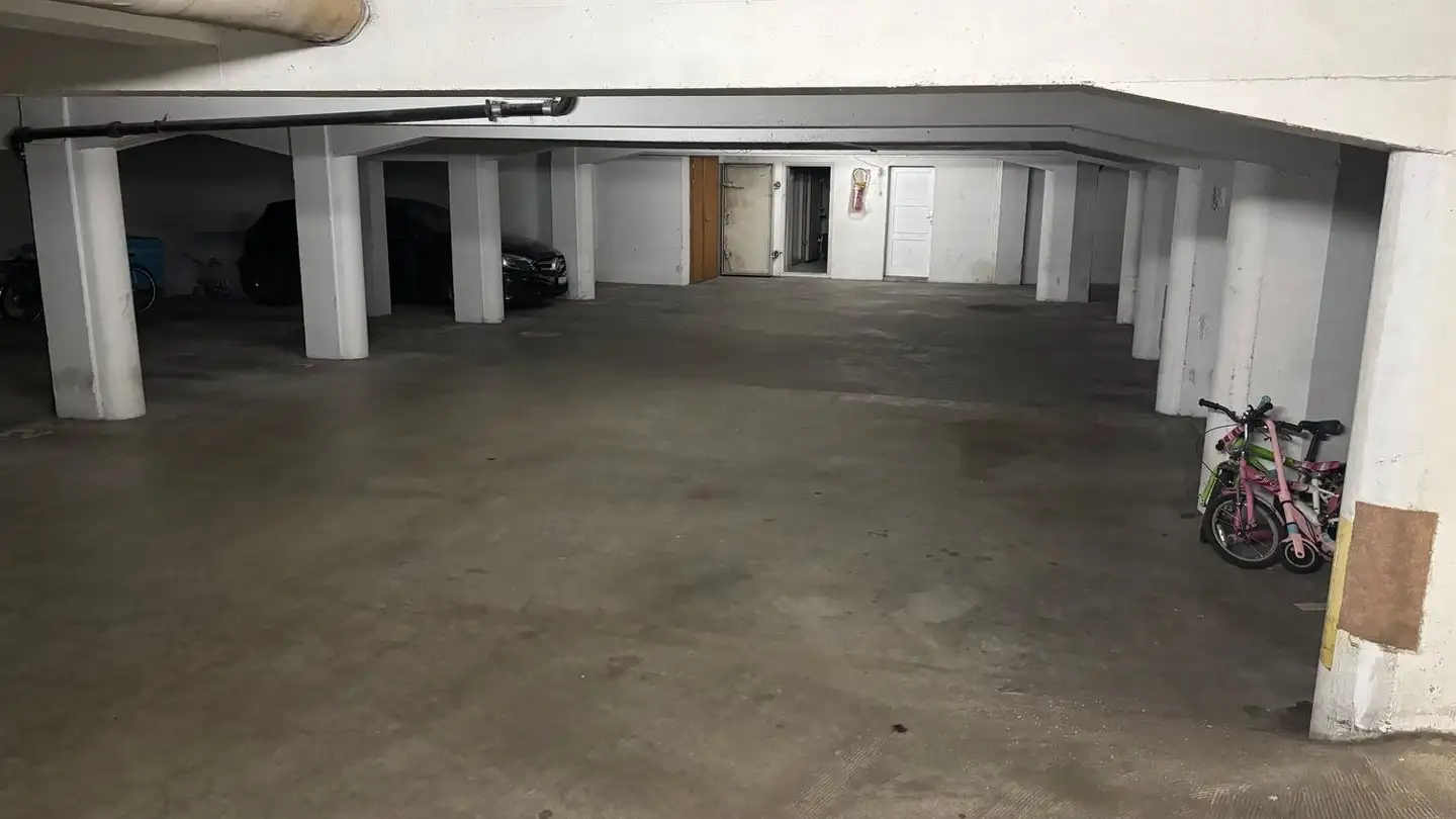 Place de parking souterraine à louer - Rue Abraham- Gevray 6, 1201 Genève - Photo 2