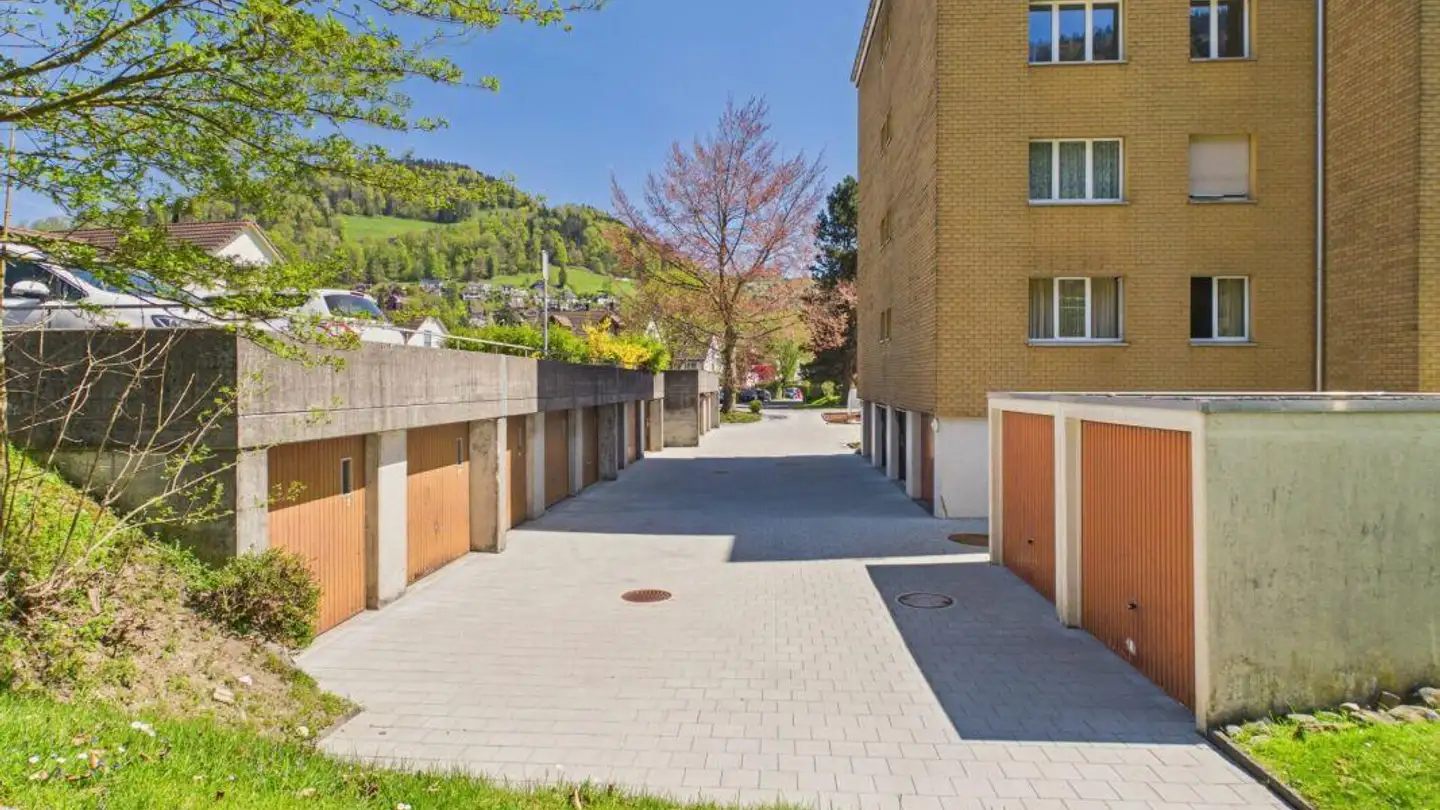 Place de parking extérieure à louer - Müller-Friedberg-Strasse 9, 9630 Wattwil