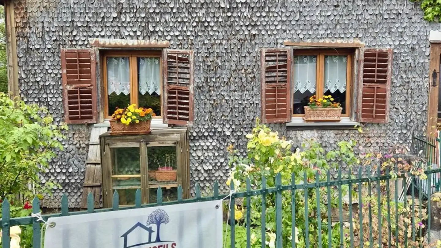 Höhlenhaus kaufen - 2416 Les Brenets