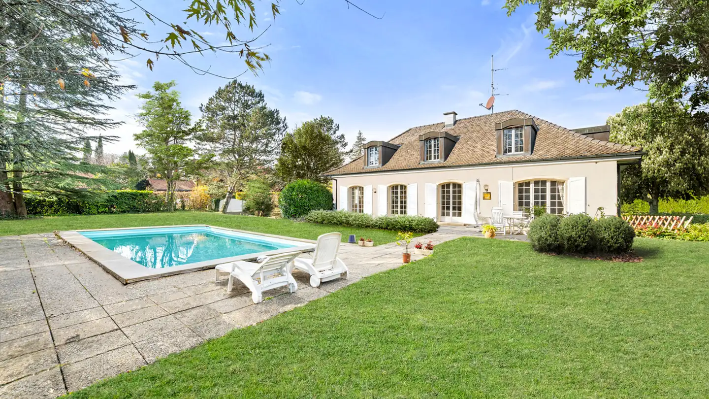 Single house for sale - 1295 Mies