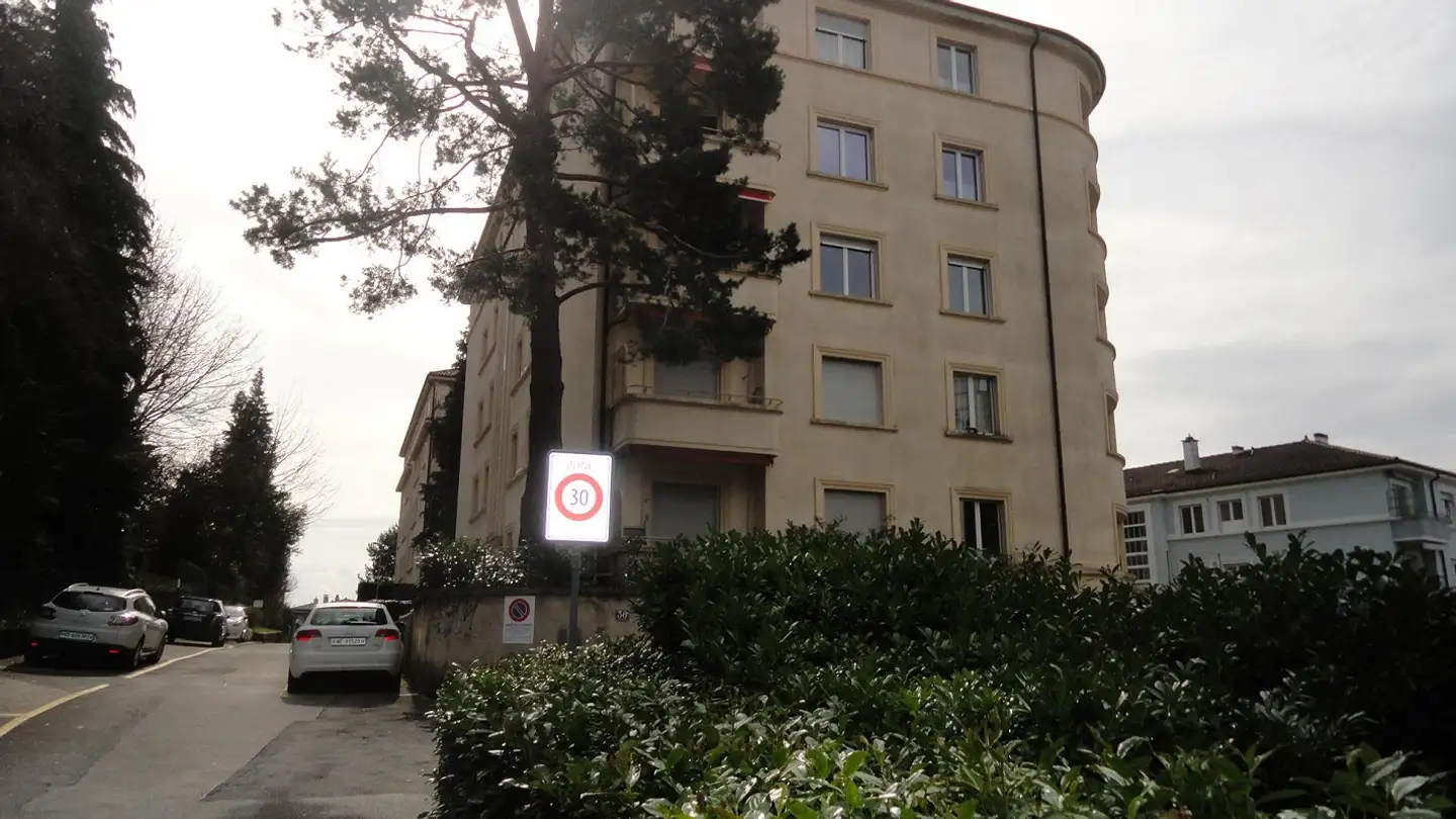 Place de parking extérieure à louer - Avenue Du Tribunal-Fédéral 38, 1005 Lausanne