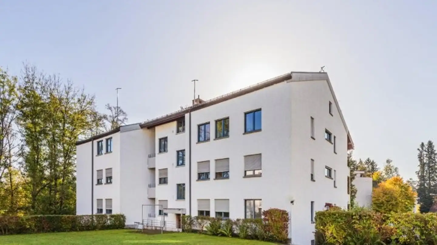 Place de parking souterraine à louer - In Den Seewiesen 9, 8132 Egg b. Zürich