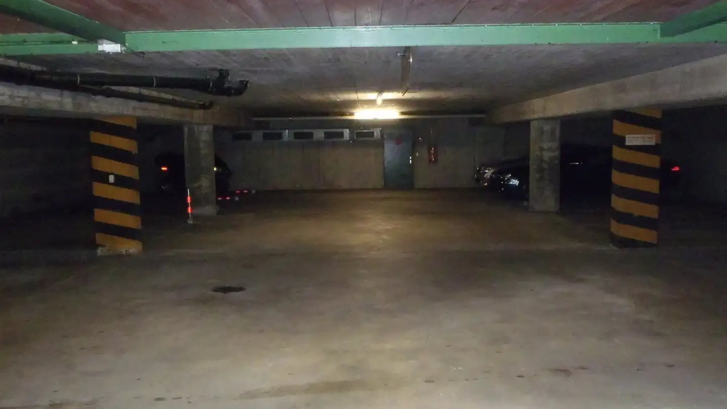 Place de parking souterraine à louer - Bernstrasse 27, 3400 Burgdorf