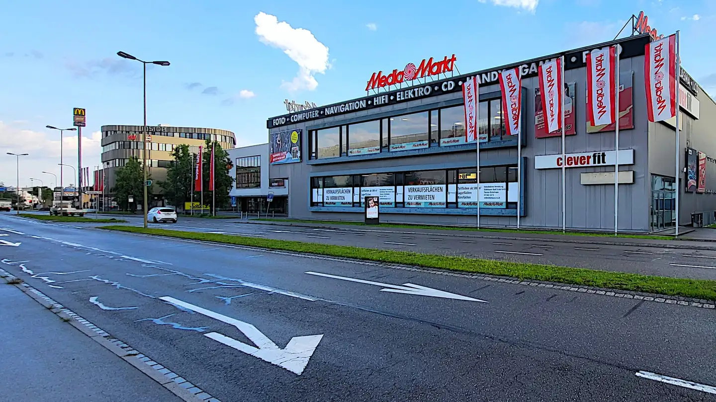 Geschäft mieten - Industriestrasse 15, 8604 Volketswil