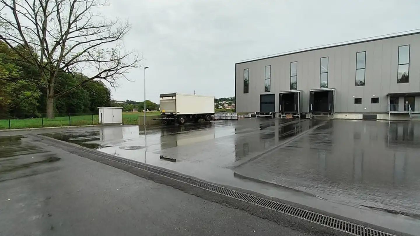 Commerciale in affitto - Route De Corcelles 86, 1774 Cousset - Photo 2