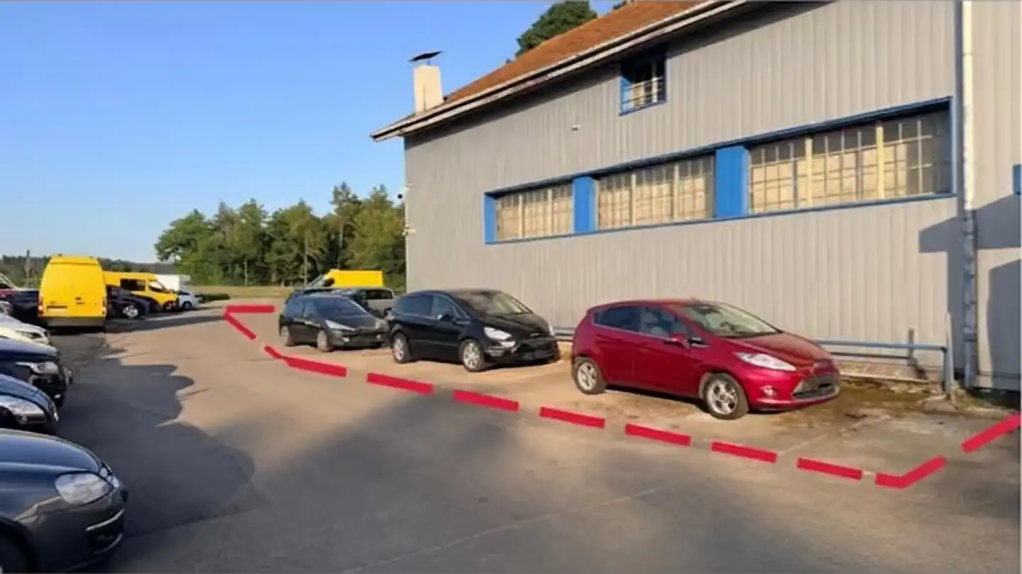 Place de parking extérieure à louer - Wehntalerstrasse 16, 8105 Regensdorf - Photo 3