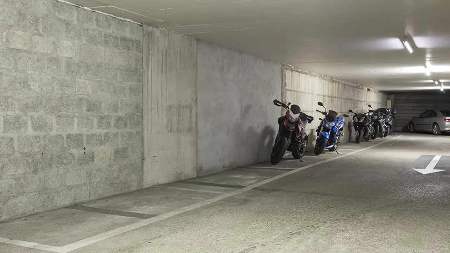 Überdachter Motorradparkplatz mieten - Grand-Montfleury 2, 1290 Versoix - Foto 4
